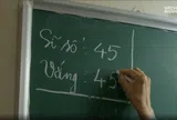"Sĩ số 45. Vắng 45" - Câu chuyện phía sau hai dòng chữ trên góc bảng lớp học khiến tất cả lặng đi