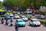100% taxi ở Hà Nội là xe điện trong 4 năm nữa: Gần 28.000 tài xế có được hỗ trợ gì không?