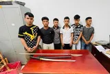 Tạm giữ hình sự nhóm đối tượng chém nhiều người đi đường trong đêm