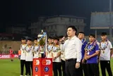 U15 Hà Nội lần đầu vô địch U15 quốc gia, được chủ tịch Hà Nội FC Đỗ Vinh Quang vinh danh trên sân Hàng Đẫy