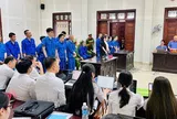 VIDEO: Dẫn giải trùm" ma túy Bùi Đình Khánh cùng 3 đồng phạm bị tuyên án tử hình rời tòa