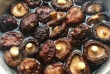 Sai lầm phổ biến khi ngâm đồ khô có thể ảnh hưởng sức khỏe nghiêm trọng