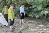 Con vật quý nặng 5 kg "đi lạc" vào khu dân cư, nhiều người lần đầu nhìn thấy