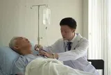 Bệnh gan có thể biểu hiện trên khuôn mặt, làn da? Bác sĩ chỉ rõ 5 dấu hiệu cho thấy sức khỏe gan đang báo động