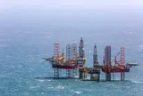 Bên trong cuộc "đại phẫu" siêu giàn khoan 18.000 tấn: Khối thép có thể khoan sâu 9.000 m, chống chịu gió bão cấp 12 được "thay áo" sau 52 ngày