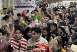Ngày 3/7, ghi nhận cảnh tượng lạ tại quán ốc hút trong chợ Cồn (Đà Nẵng)