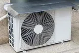 Vì sao cục nóng điều hòa không cần che chắn?
