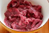 Không chỉ xem màu sắc, đây là cách kiểm tra thịt bò “giả” nhanh mà đơn giản nhất: Nếu có dấu hiệu này thì đừng nên mua