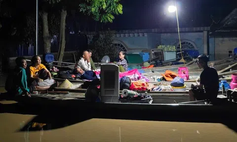 Đêm trắng ở rốn lũ - Kỳ 1: Dấu chân những “người hùng” thầm lặng