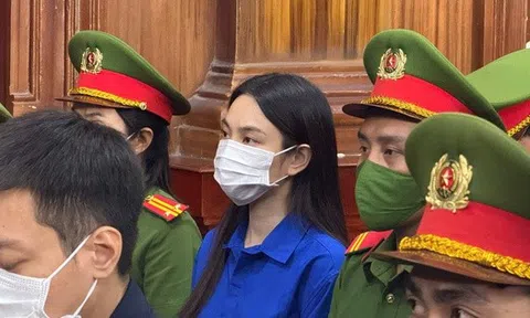 Hình ảnh bất ngờ sau phiên toà xét xử hoa hậu Thùy Tiên