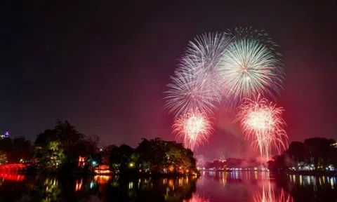 Sun Group tài trợ 100% kinh phí bắn 10.000 quả pháo hoa kéo dài 30 phút tại Hà Nội