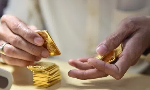 Giá vàng vượt mốc 190 triệu đồng/lượng, hàng triệu người dân đang giữ vàng băn khoăn: Từ 9/2, vàng nhẫn, vàng miếng mất hóa đơn có bán được không?