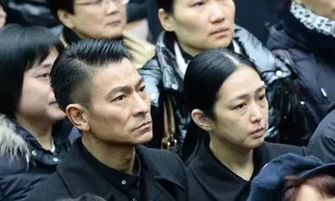 Vợ diễn viên Lưu Đức Hoa chui gầm xe trốn fan cuồng