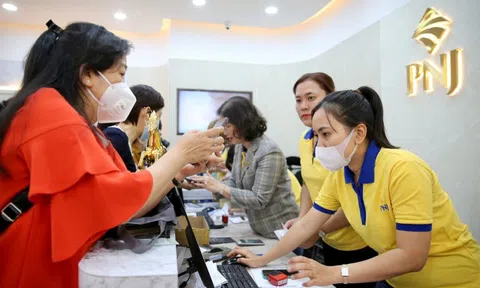 Vàng phá vỡ mốc 190 triệu: Huy Thanh, Bảo Tín Mạnh Hải đua bán vàng mini 0,05 - 0,1 chỉ, PNJ bán 0,39 - 0,79 chỉ, đúc Doraemon, Hello Kitty vào hộp mù