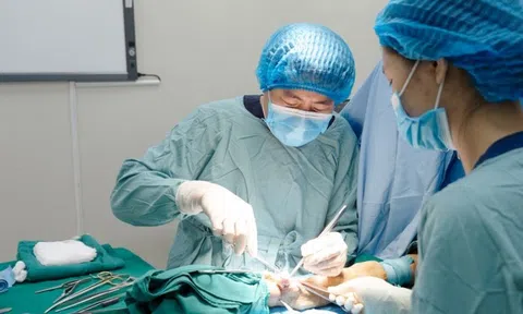 Chạy thận 15 năm, cánh tay “phình như bóng”: Bác sĩ phát hiện nguyên nhân ít ai ngờ