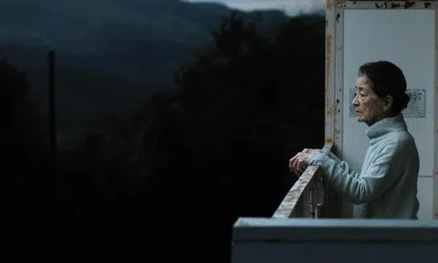 Sang bên kia dốc cuộc đời chợt nhận ra nghịch lý những đứa trẻ "nghịch ngợm" nhất lớp thường là những người con hiếu thảo nhất