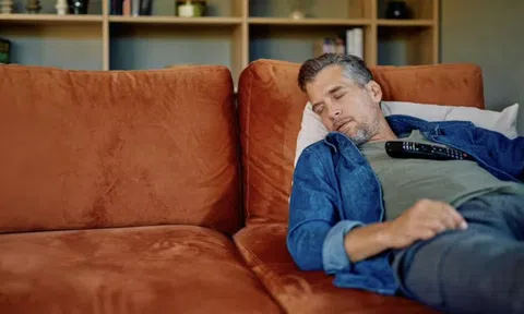 Bác sĩ tim mạch nói thật: 5 thói quen này khiến huyết áp tăng "phi mã", sức khỏe trái tim lâm nguy