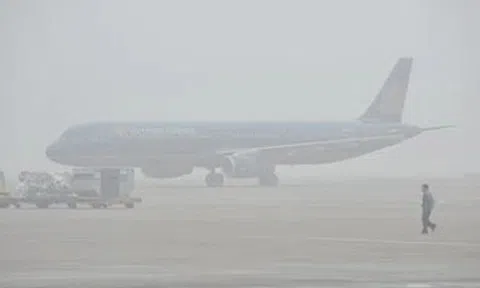 Sương mù bao phủ miền Bắc ảnh hưởng đến các chuyến bay Tết