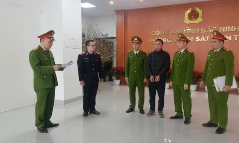 Trộn chất cấm có khả năng gây ung thư cao vào riềng xay bán người dân chế biến thức ăn