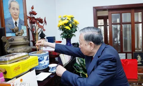 Tổng Bí thư Tô Lâm dâng hương tưởng niệm nhân 120 năm Ngày sinh Thủ tướng Phạm Văn Đồng