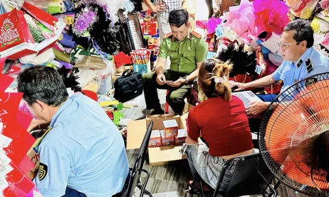 Nhiều cơ sở bán pháo hoa trên mạng dịp Tết bị "tuýt còi"