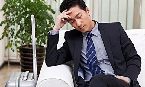 4 thói quen âm thầm bào mòn vận may, tài lộc của nam giới: Siêng mấy cũng khó giàu, bỏ được mới mong nửa đời sau an nhàn