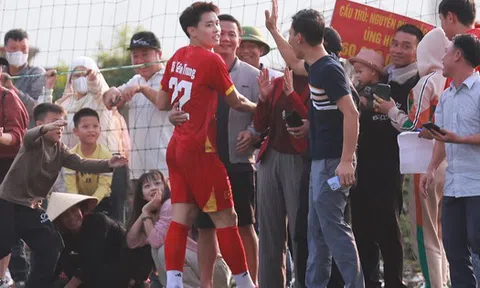 Đình Bắc: Ngôi sao chọn lấm lem bùn đất để được quê hương ôm trọn vào lòng