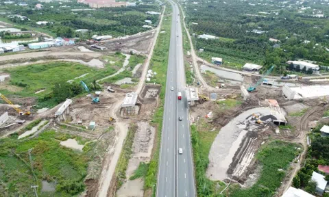 Cao tốc Cao Lãnh - An Hữu chưa làm xong, vì sao Đồng Tháp đề xuất mở rộng?