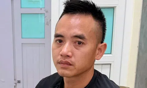 Tài xế xe bán tải "tạt đầu" chèn ngã người đi xe máy chở trẻ em bị điều tra tội gì?