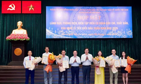 TPHCM trao giải thưởng báo chí viết về Nghị quyết 57 phát triển khoa học - công nghệ
