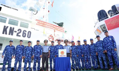 Tàu KN-260 hoàn thành nhiệm vụ tổ chức bầu cử sớm, cập cảng an toàn