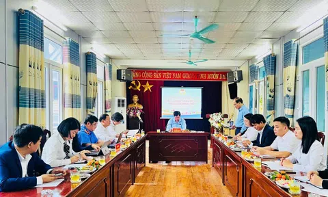 Phó Chủ tịch thường trực Hội Luật gia Việt Nam làm việc với Hội Luật gia tỉnh Điện Biên