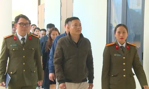 Bắt Giám đốc phòng khám Hoàng Minh Đường: Bán thuốc xương khớp 'gia truyền' giả, thu 227 tỷ từ 80.000 nạn nhân