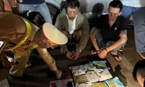 Bắt quả tang nhóm đối tượng mua bán hơn 10 kg ma túy