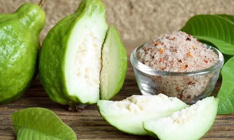 Nhiều người chỉ xem ổi là trái cây ăn vặt, nhưng lợi ích sức khỏe của nó lại đáng ngạc nhiên