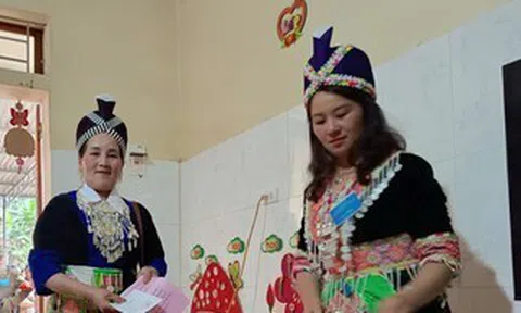 VIDEO: Cử tri ở 55 khu vực miền núi, biên giới đi bầu cử sớm