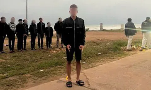 Nhóm thanh niên mang kiếm rượt chém người, nhưng bị nhầm đối thủ