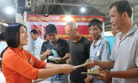 Cử tri Cần Thơ, Vĩnh Long, An Giang và Tây Ninh phấn khởi đi bỏ phiếu