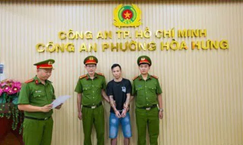 Bắt khẩn cấp nhân viên quán ốc đánh tài xế giao hàng ở TPHCM