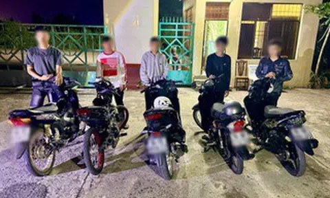 Xử lý nhóm "đua xe" lạng lách, đánh võng gây nguy hiểm trên đường ở Cà Mau