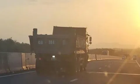 Xe ben chạy làn trái trên tuyến cao tốc Phan Thiết – Dầu Giây bị xử phạt