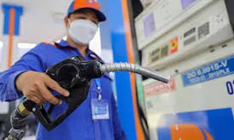 Tăng cường giải pháp bình ổn thị trường xăng dầu, đảm bảo nguồn cung