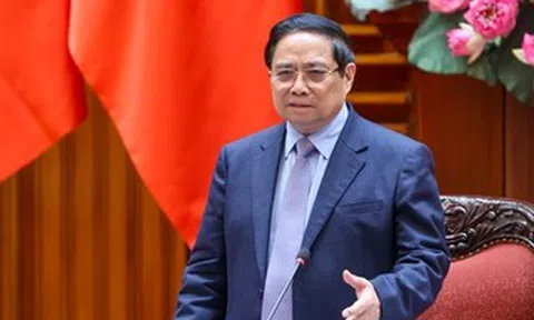 Thủ tướng: Dứt khoát không để thiếu xăng dầu trong bất cứ tình hình nào