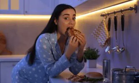 Sau 19h, đừng làm 6 điều này nếu không muốn hại tim mạch