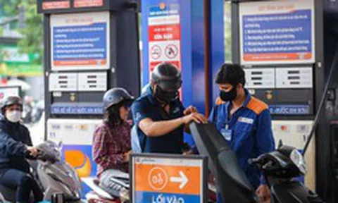 Giá xăng dầu tăng, giá vàng xảy ra hiện tượng lạ: Chuyên gia lý giải thế nào?