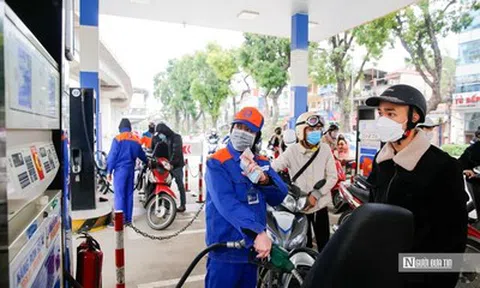 Thủ tướng: Không để cửa hàng xăng dầu dừng bán không có lý do