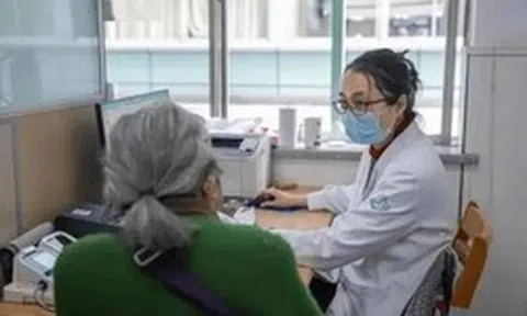 Người phụ nữ 6 tháng không ăn muối để kiểm soát huyết áp, bác sĩ nhìn kết quả khám, giật mình hỏi: “Chị đã làm gì?”