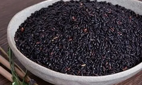 Gạo lứt đen tưởng là “siêu thực phẩm” nhưng không phải ai cũng ăn được: 3 nhóm người nên hạn chế