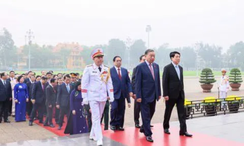 Lãnh đạo Đảng, Nhà nước và các đại biểu Quốc hội vào Lăng viếng Chủ tịch Hồ Chí Minh