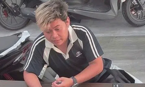 TPHCM: Bắt giữ nam thanh niên tóc vàng giật 2 iPhone ở tiệm cầm đồ